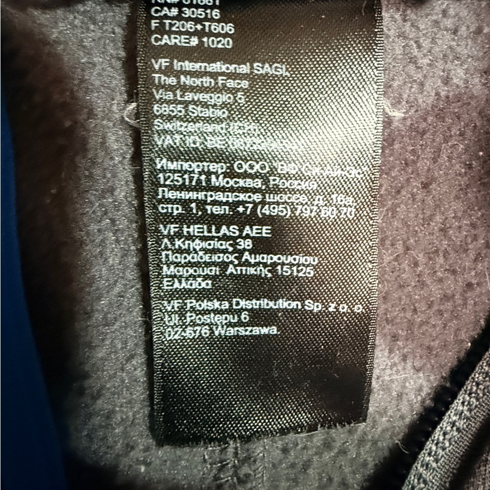 The North Face Blue and Gray Fleece Jacket
Men’s M - Picture 6 of 8